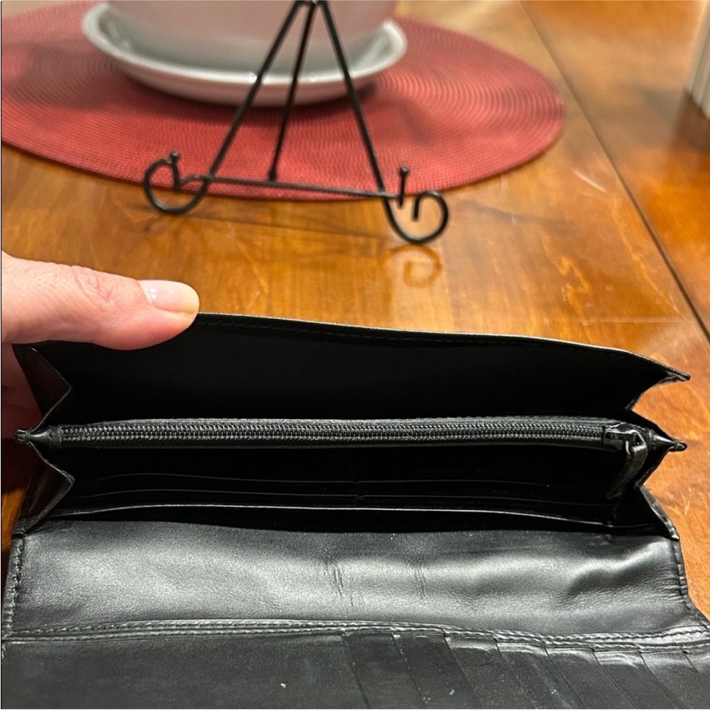 Gucci Guccissma Black Embossed Leather wallet - Picture 10 of 13